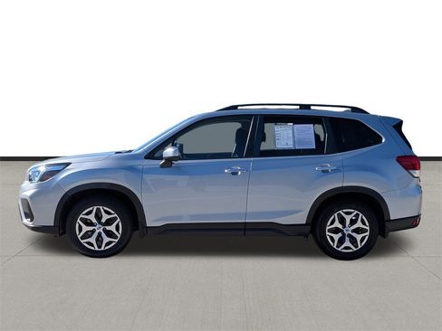 Used 2020 Subaru Forester Premium image 8