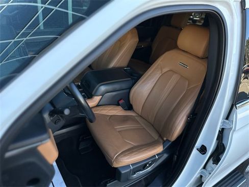 Used 2023 Ford Expedition Platinum image 12