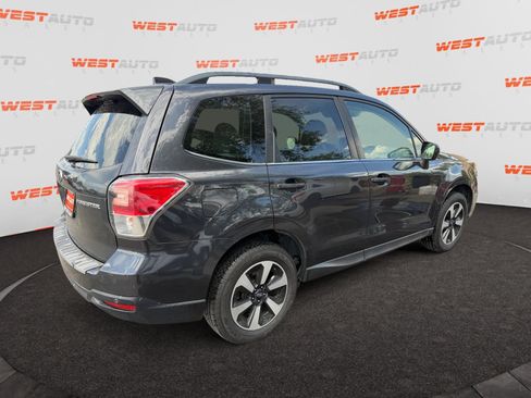 Used 2018 Subaru Forester 2.5i Limited AWD/4WD image 5