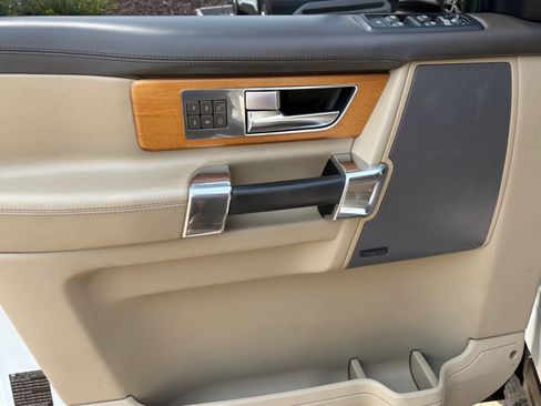 Used 2015 Land Rover LR4 HSE LUX AWD/4WD image 13