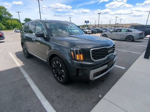 Certified 2024 Kia Telluride SX Prestige w/ Towing Package AWD/4WD image 13