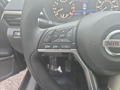 Used 2019 Nissan Altima 2.5 S FWD image 16