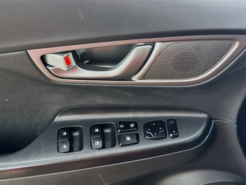 Used 2021 Hyundai Kona Limited FWD image 21