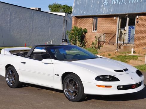 Used 1997 Chevrolet Camaro Z28 w/ Preferred Equipment Group 2 RWD image 5