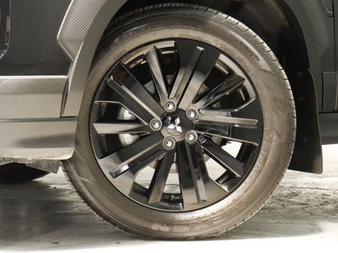 Used 2025 Mitsubishi Outlander Sport AWD image 3