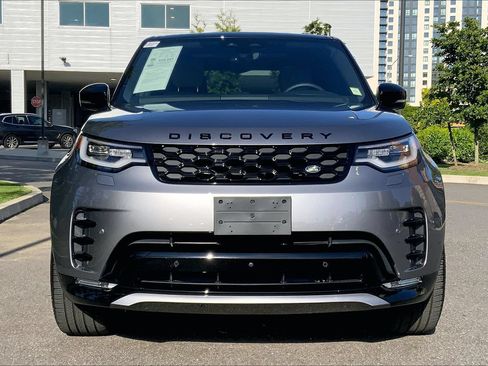 Certified 2025 Land Rover Discovery Dynamic SE AWD/4WD image 3