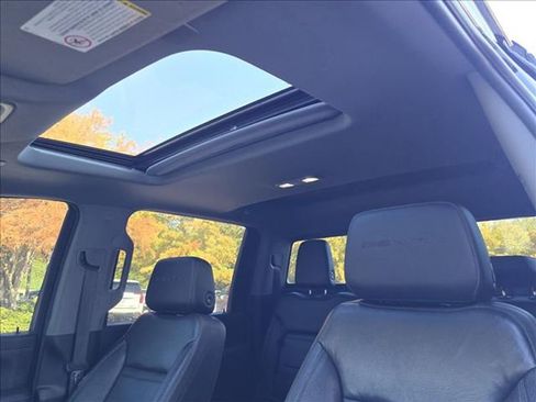 Used 2021 GMC Sierra 3500 Denali w/ Denali Ultimate Package image 11