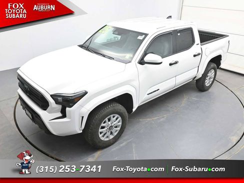 Used 2025 Toyota Tacoma SR5 image 30