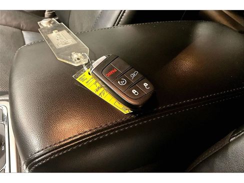 Used 2019 Jeep Grand Cherokee Limited w/ Luxury Group II image 12