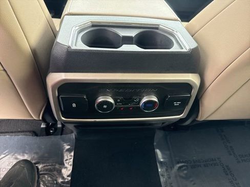 Used 2024 Ford Expedition Limited image 14