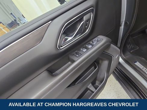 Used 2024 Chevrolet Suburban LT w/ LT Signature Plus Package AWD/4WD image 31