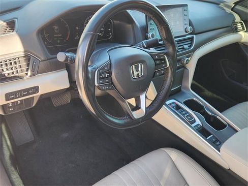 Certified 2022 Honda Accord Touring image 2