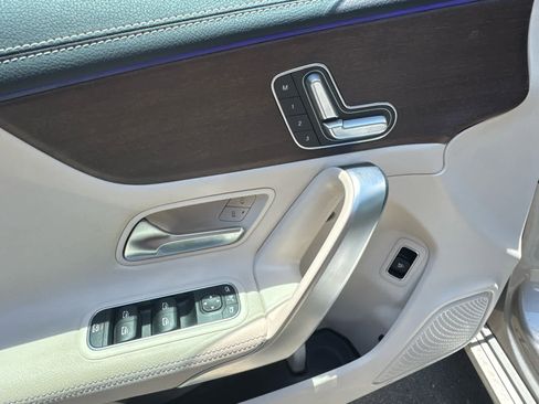 Used 2020 Mercedes-Benz CLA 250 image 11