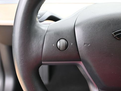Used 2018 Tesla Model 3 Mid Range RWD image 11