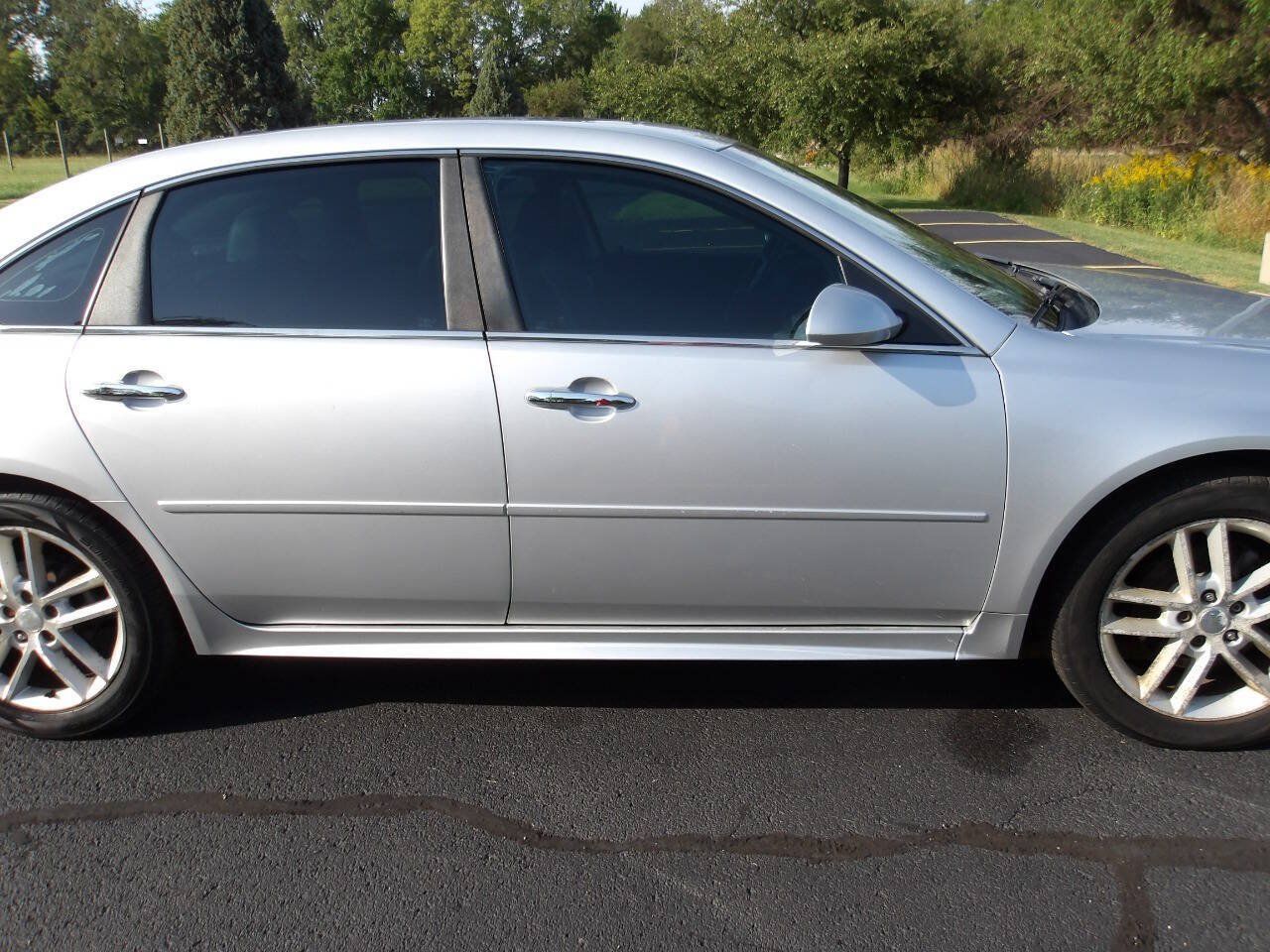 Used 2013 Chevrolet Impala LTZ FWD image 31