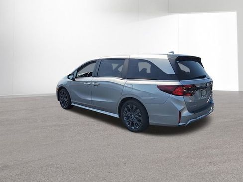 New 2026 Honda Odyssey Touring image 6