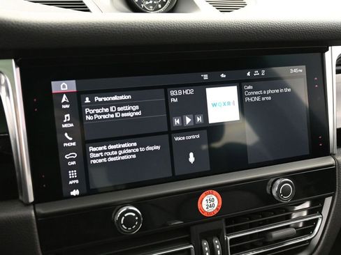 Certified 2025 Porsche Macan image 21