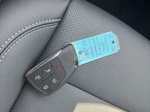 Used 2026 Chevrolet Traverse LT image 36