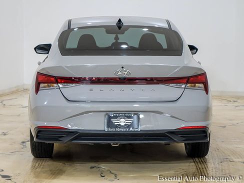 Used 2022 Hyundai Elantra SEL FWD image 7