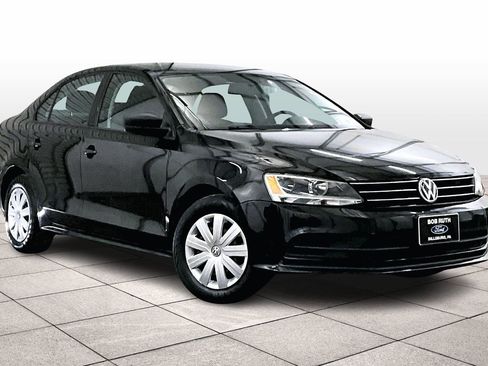 Used 2015 Volkswagen Jetta S image 3