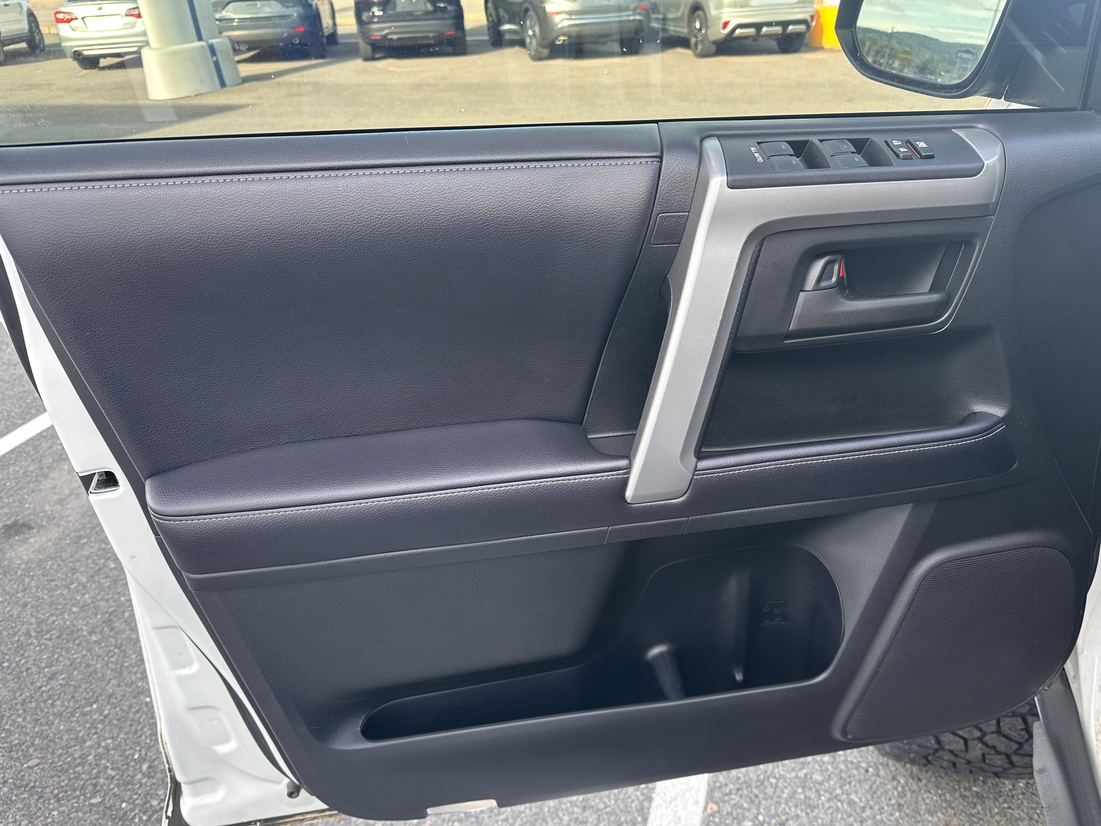 Used 2018 Toyota 4Runner SR5 Premium AWD/4WD image 16