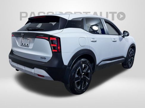 Certified 2025 Nissan Kicks SV image 9