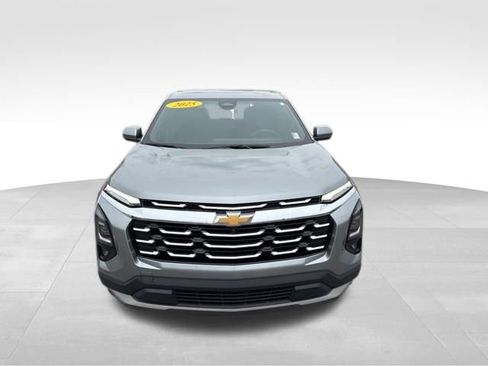 Used 2025 Chevrolet Equinox LT w/ Safety and Technology Package FWD image 7