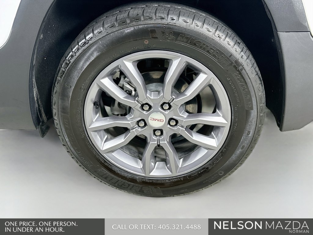 Used 2024 GMC Terrain SLT AWD/4WD image 30