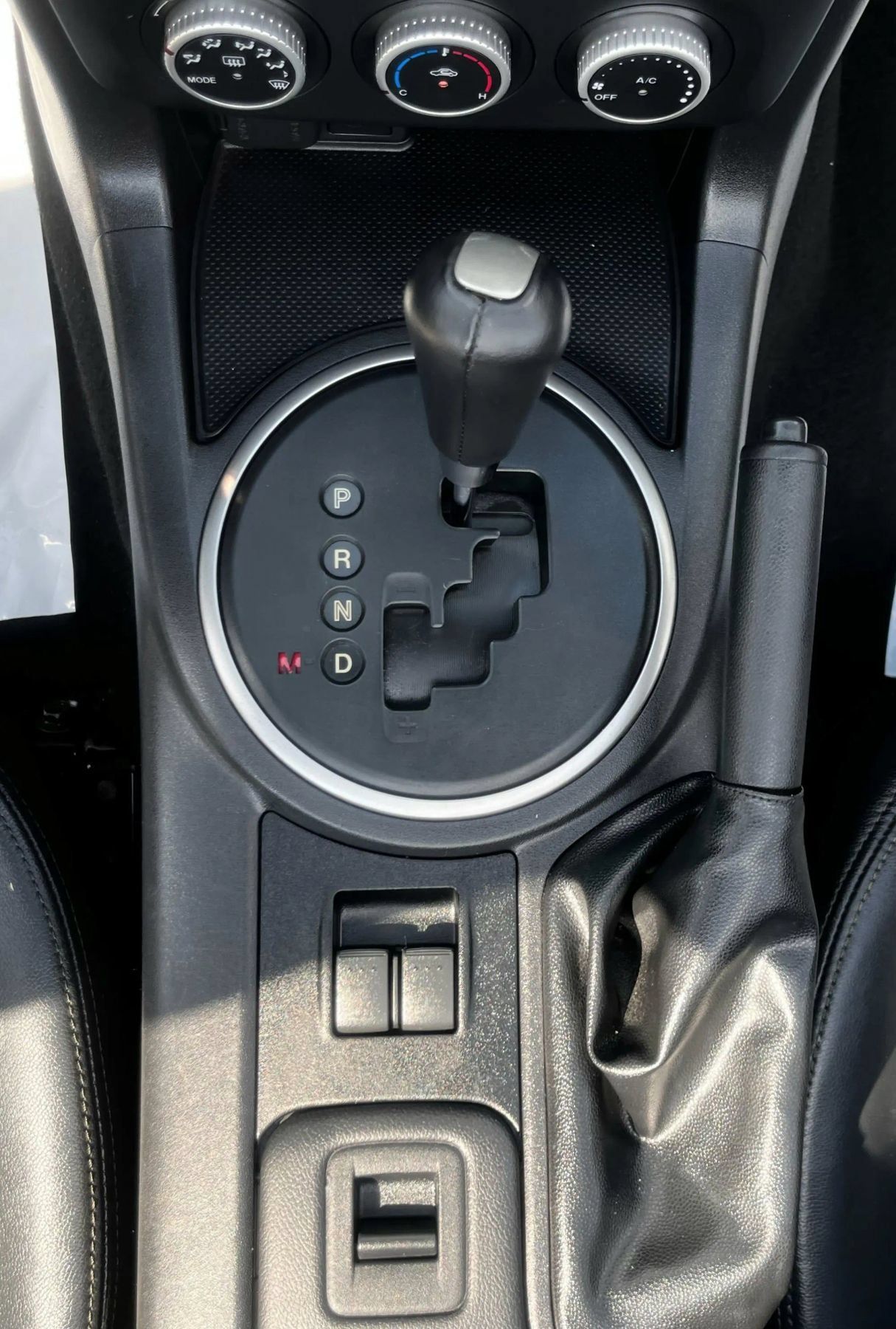 Used 2012 MAZDA MX-5 Miata Touring RWD image 33
