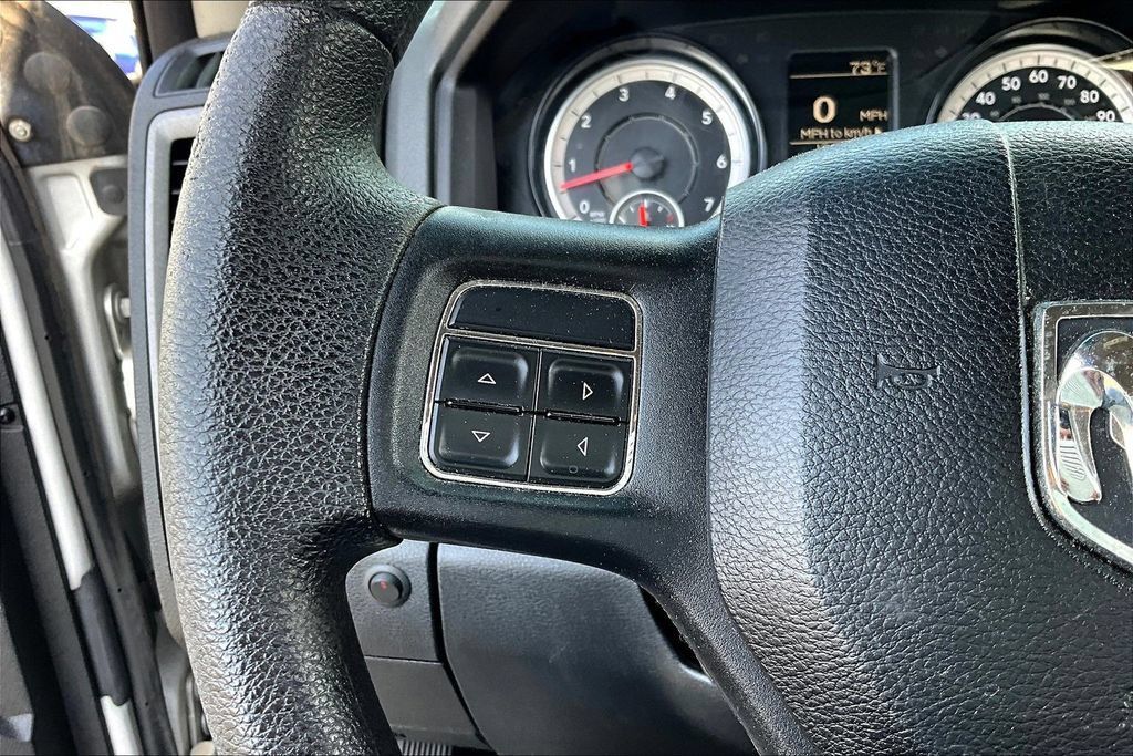 Used 2017 RAM 1500 Express AWD/4WD image 10