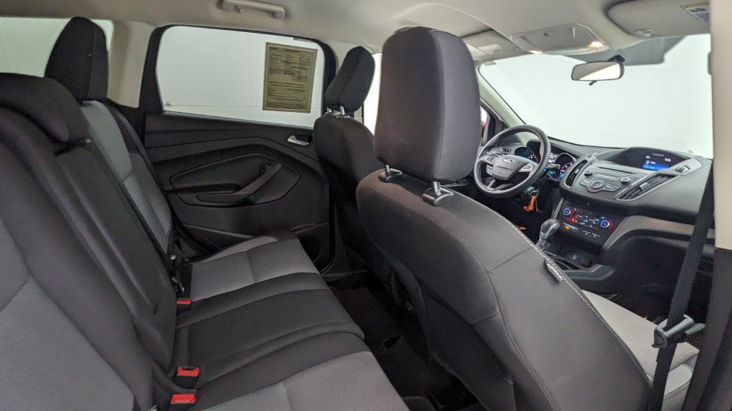 Certified 2018 Ford Escape SE FWD image 35