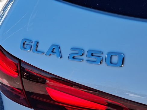 Used 2026 Mercedes-Benz GLA 250 4MATIC image 30
