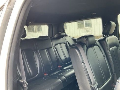 Used 2022 Jeep Wagoneer Series III AWD/4WD image 38