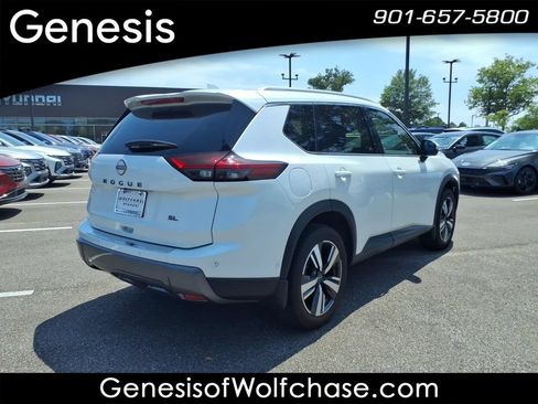 Used 2024 Nissan Rogue SL w/ SL Premium Package FWD image 5