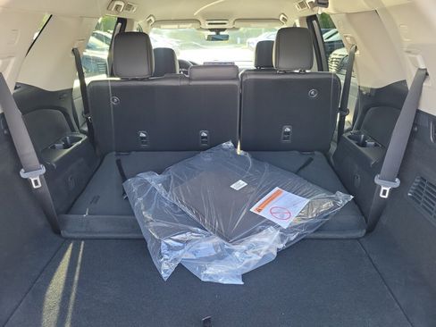 New 2026 Nissan Pathfinder SL FWD image 9