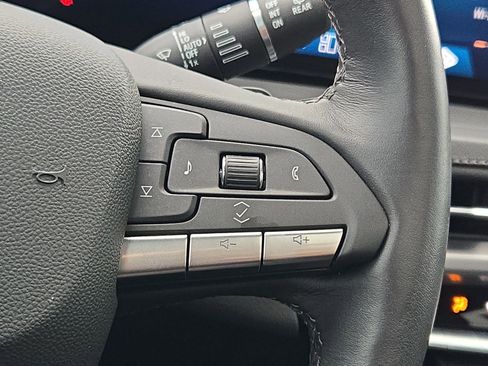 Used 2024 Cadillac XT4 Premium Luxury w/ Cold Weather Package FWD image 19