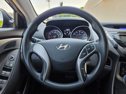 Used 2013 Hyundai Elantra GLS FWD image 15
