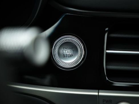 New 2026 Genesis G70 2.5T image 38