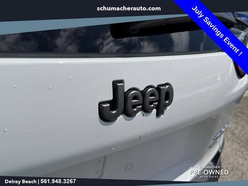 Used 2019 Jeep Cherokee Trailhawk AWD/4WD image 16