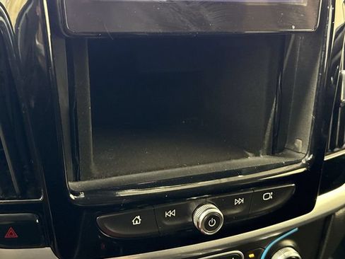 Used 2020 Chevrolet Traverse LT FWD image 20