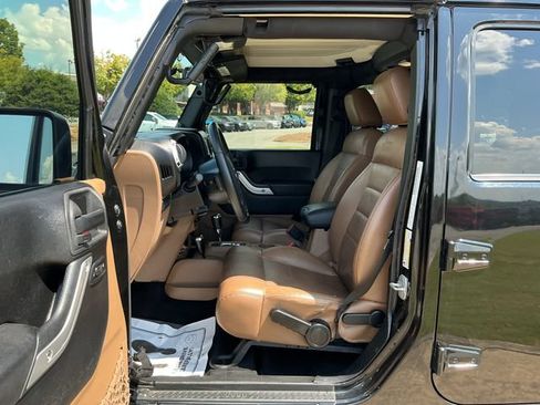 Used 2012 Jeep Wrangler Unlimited Rubicon w/ Dual Top Group AWD/4WD image 13