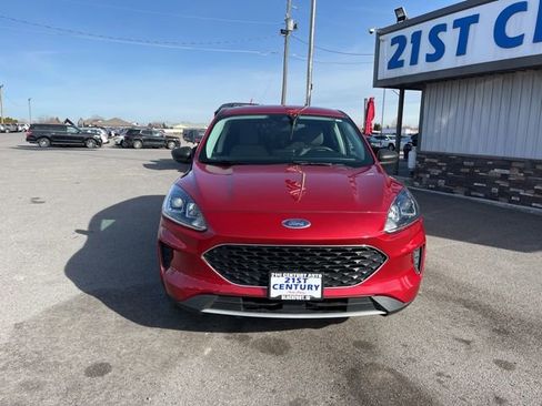 Used 2022 Ford Escape SE image 2