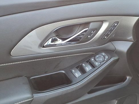 Certified 2024 Chevrolet Traverse Premier w/ Redline Edition image 11