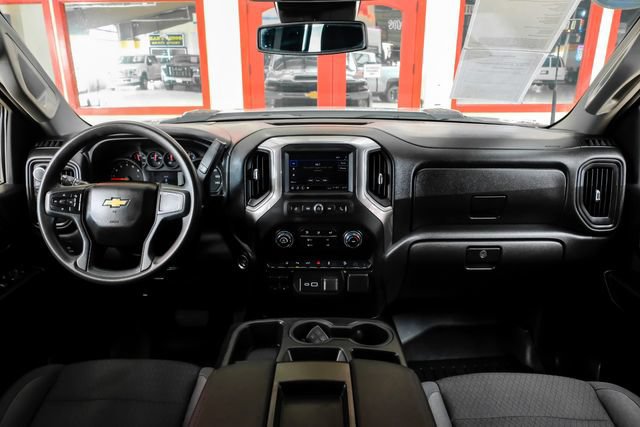 Used 2025 Chevrolet Silverado 2500 Custom w/ Custom Value Package AWD/4WD image 17