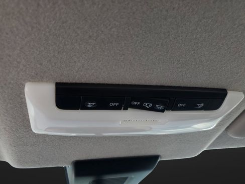 New 2025 Nissan Kicks Play S image 22