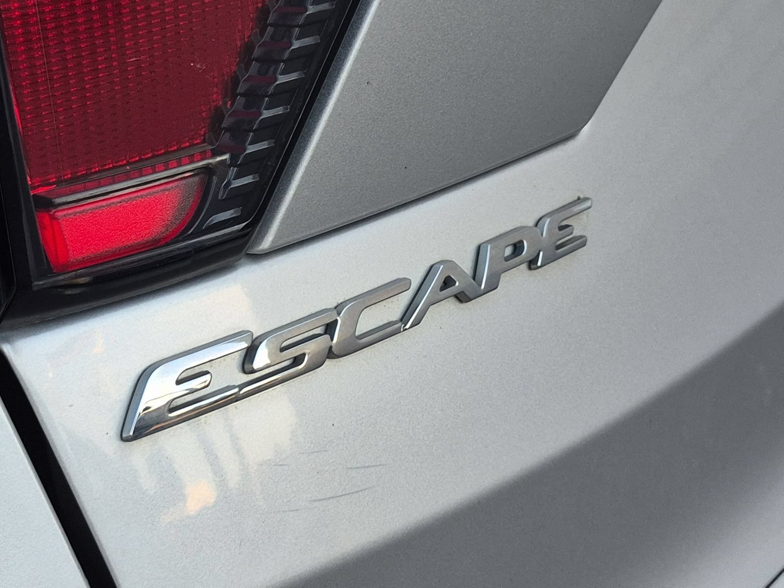 Used 2018 Ford Escape SE AWD/4WD image 14