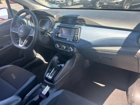Used 2025 Nissan Versa SV FWD image 30