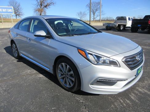 Used 2017 Hyundai Sonata Limited w/ Cargo Package image 7