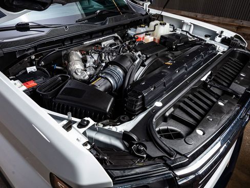 Used 2024 Chevrolet Silverado 2500 LTZ w/ LTZ Premium Package image 39