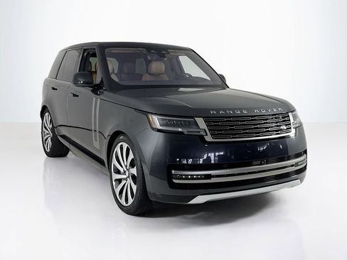 Used 2023 Land Rover Range Rover SE image 7